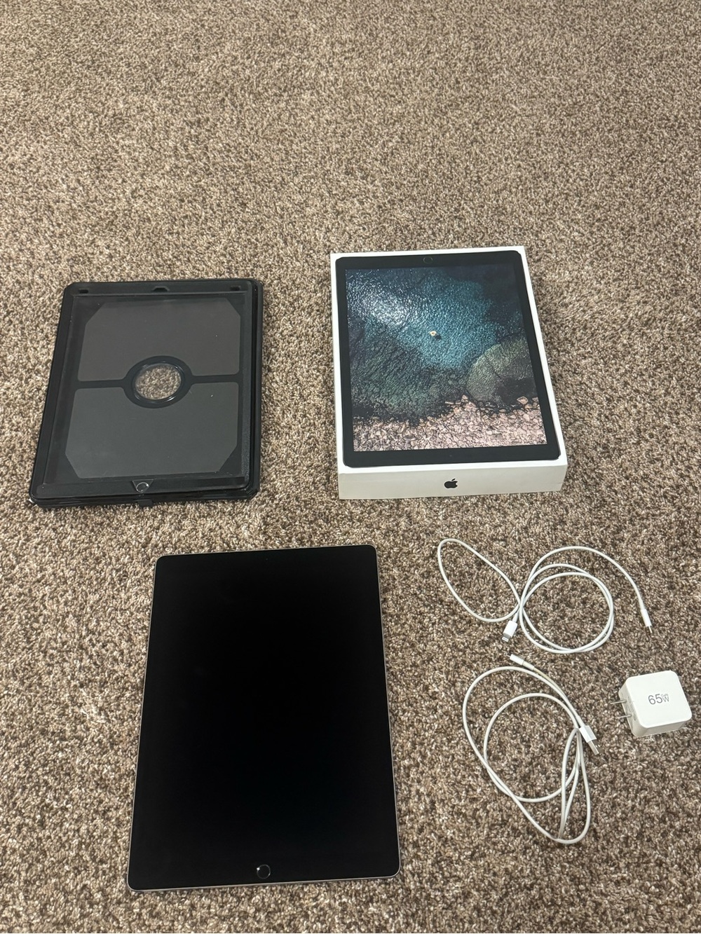 ⭐️ Apple A1670 iPad Pro 64g 12.9” W/ Original Box & Otter Box Case ⭐️